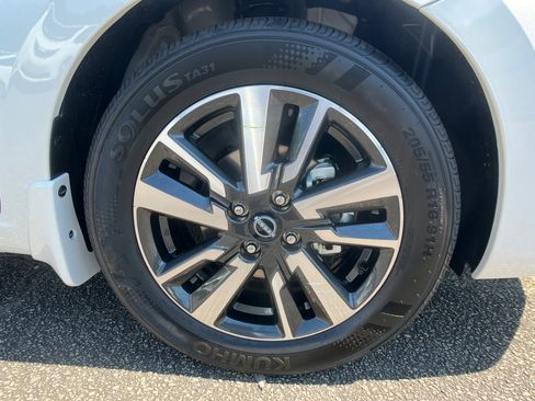 New 2025 Nissan Versa SV w/ Trunk Package image 12