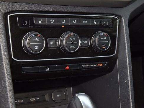 Used 2022 Volkswagen Atlas SE image 31