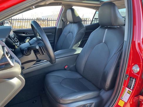 Used 2021 Toyota Camry XSE image 24