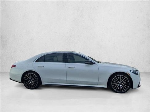 Used 2022 Mercedes-Benz S 500 4MATIC image 4