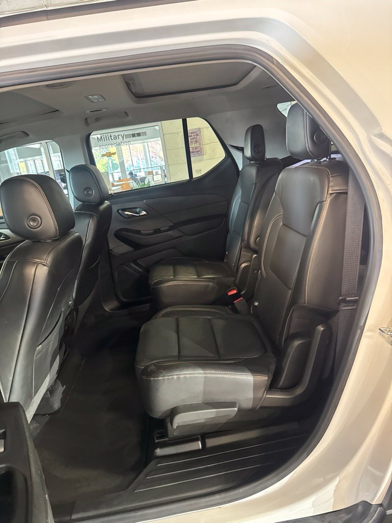 Used 2018 Chevrolet Traverse LT w/ LPO, Black Accent Package AWD/4WD image 6