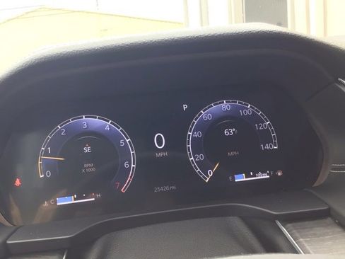 Used 2024 Jeep Grand Cherokee Limited image 10