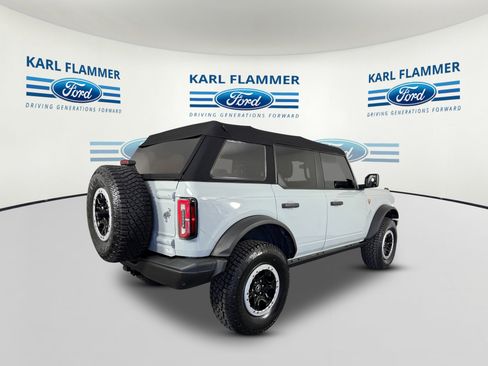 Certified 2022 Ford Bronco Badlands w/ Sasquatch Package AWD/4WD image 3