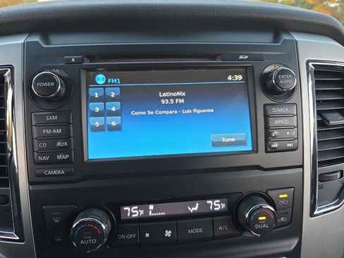 Used 2016 Nissan Titan SV image 27