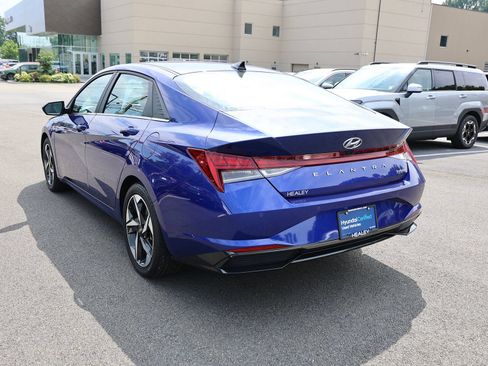 Certified 2023 Hyundai Elantra Limited w/ Cargo Package FWD image 5