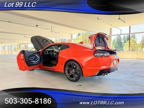 Used 2020 Chevrolet Camaro SS RWD image 32