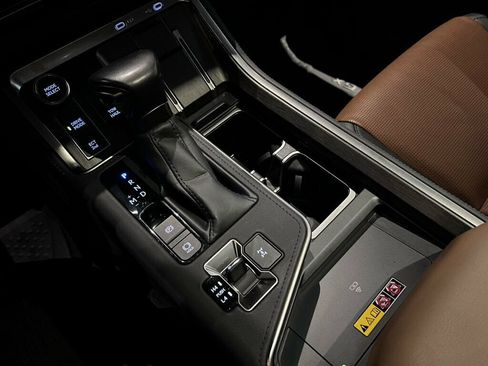 Used 2024 Lexus GX 550 AWD/4WD image 36