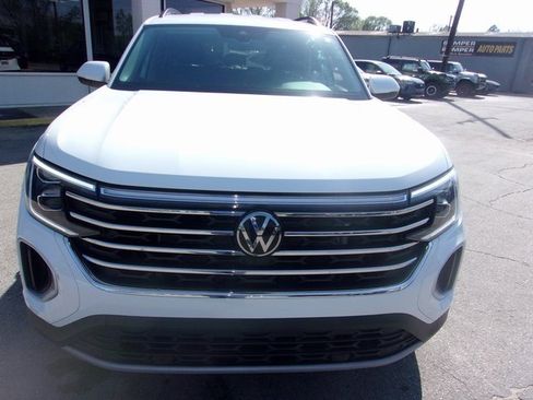 Used 2024 Volkswagen Atlas SE image 11