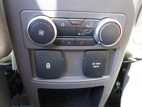 Used 2020 Ford Explorer Platinum w/ Premium Technology Package AWD/4WD image 13