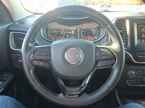 Used 2021 Jeep Cherokee Latitude Plus image 19