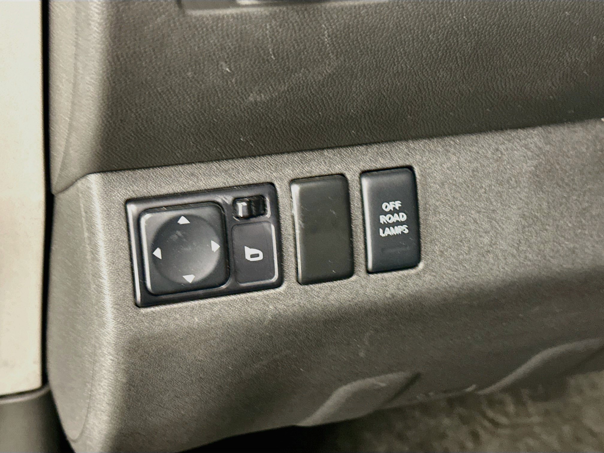 Used 2014 Nissan Xterra PRO-4X w/ Pro-4x Leather Package AWD/4WD image 17