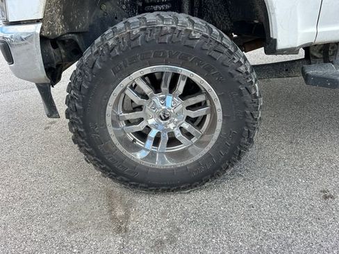 Used 2023 Ford F250 Lariat w/ FX4 Off-Road Package image 11