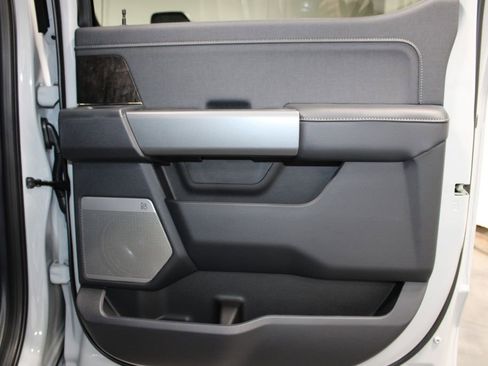 New 2026 Ford F250 Lariat w/ Black Appearance Package image 35