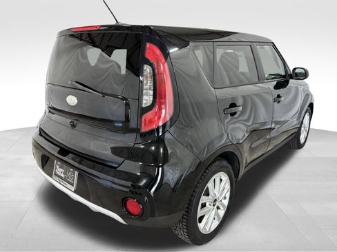 Used 2019 Kia Soul + image 6