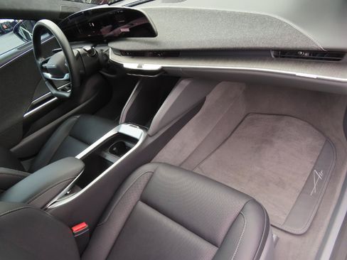 Used 2024 Lucid Air Touring AWD/4WD image 40