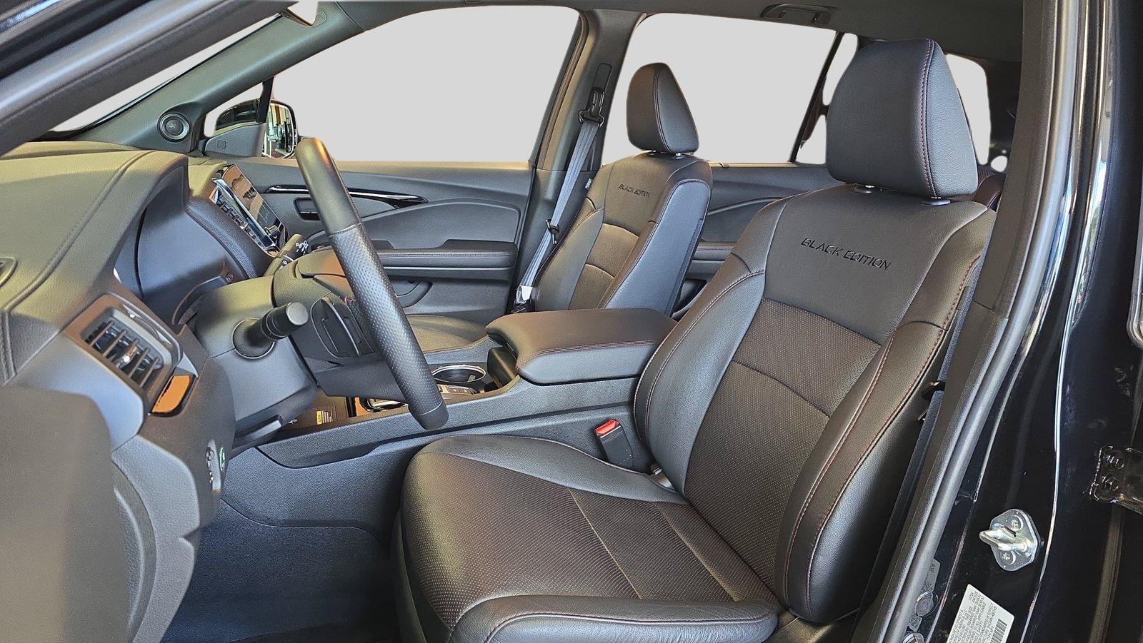 Used 2025 Honda Passport Black Edition image 11