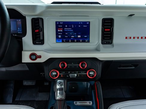 Used 2023 Ford Bronco Heritage Edition image 25