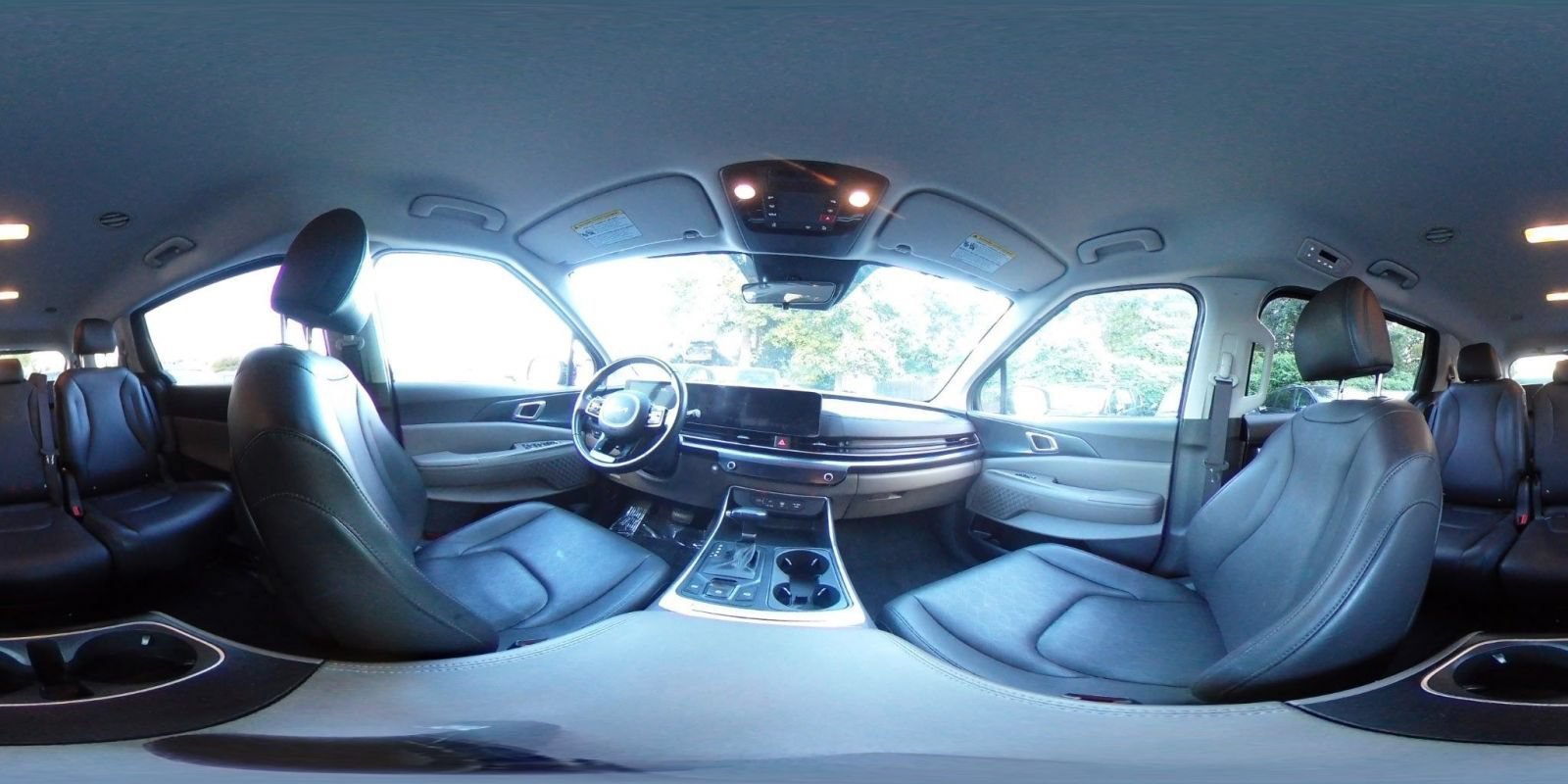 Used 2026 Kia Carnival FWD image 44