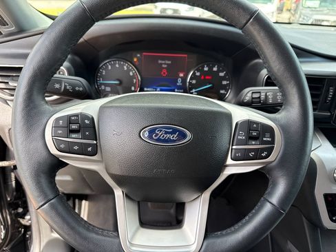 Used 2023 Ford Explorer XLT w/ Equipment Group 202A AWD/4WD image 24