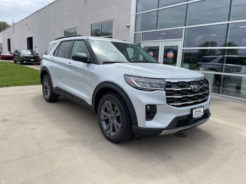 New 2026 Ford Explorer Active w/ Active Comfort Package AWD/4WD image 1