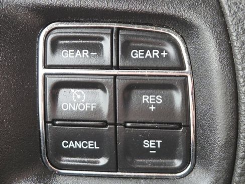 Used 2019 RAM 1500 Classic SLT image 8