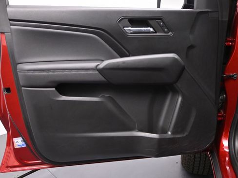 Used 2024 GMC Canyon Elevation image 14