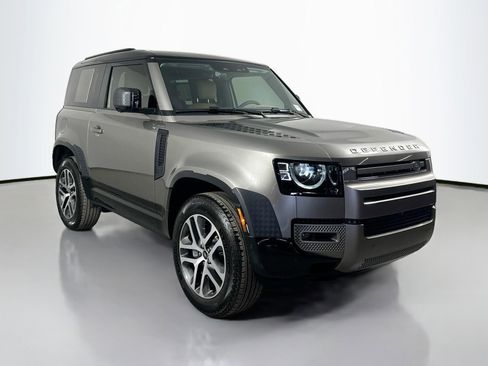 Certified 2025 Land Rover Defender 90 X-Dynamic SE image 3