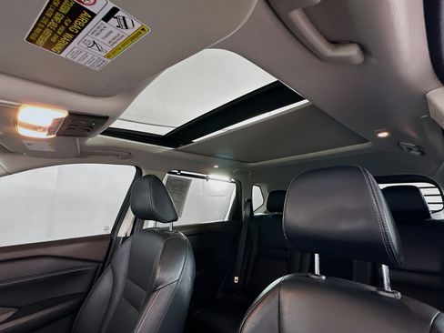 Used 2021 Nissan Rogue SL image 25