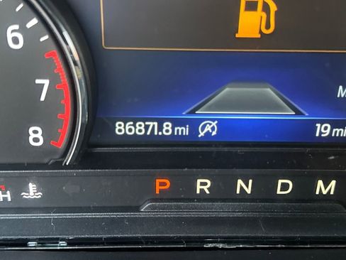 Used 2020 Ford Explorer XLT w/ Equipment Group 202A image 25