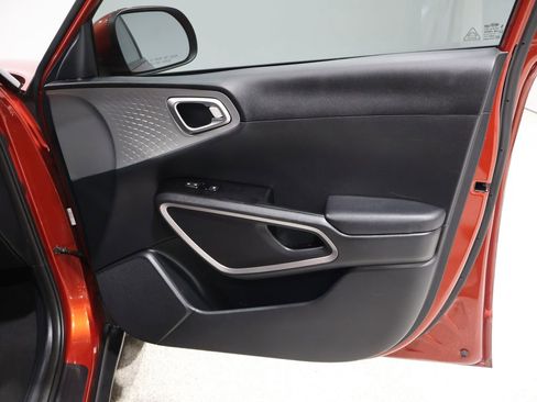 Used 2021 Kia Soul LX image 23