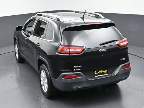 Used 2018 Jeep Cherokee Latitude w/ Safety Group AWD/4WD image 37