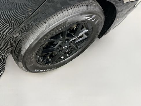 Used 2025 Kia K5 LXS image 11