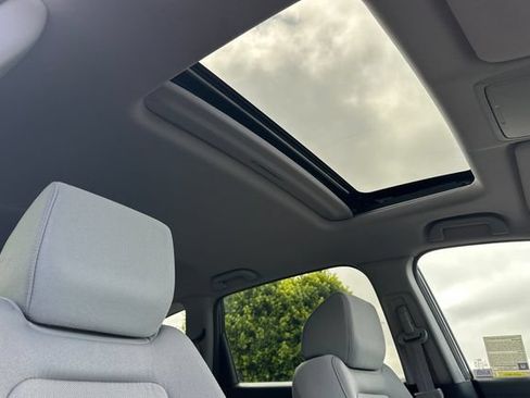 Used 2017 Honda CR-V EX image 19