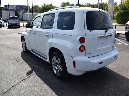 Used 2011 Chevrolet HHR LT image 10
