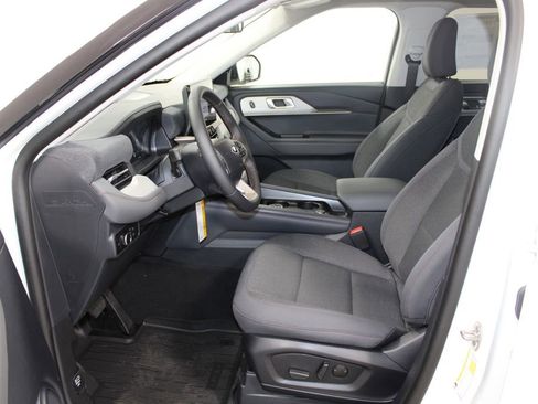 New 2026 Ford Explorer Active RWD image 21