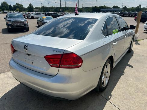 Used 2013 Volkswagen Passat TDI SE FWD image 5
