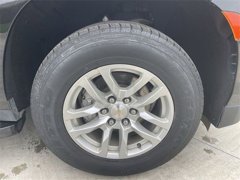 Used 2023 Chevrolet Suburban LT image 32