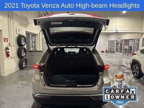 Used 2021 Toyota Venza Limited image 27