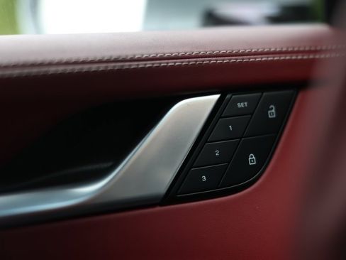 Used 2024 Porsche 911 Carrera w/ Premium Package image 42