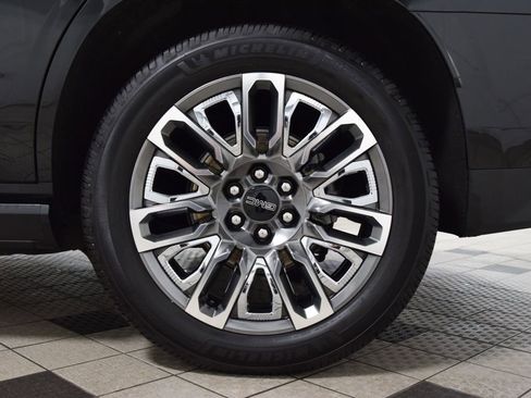 Used 2024 GMC Yukon Denali Ultimate AWD/4WD image 29