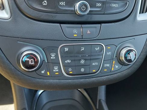 Used 2024 Chevrolet Malibu LT FWD image 34