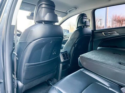 Used 2023 Kia Sportage EX image 11