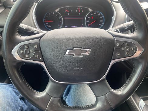 Used 2021 Chevrolet Traverse RS image 18