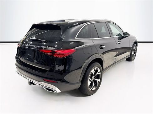 Used 2025 Mercedes-Benz GLC 350e 4MATIC w/ Advanced USB Package image 5