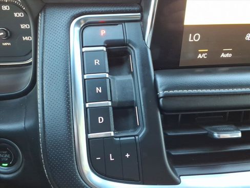 Used 2021 GMC Yukon XL SLT w/ SLT Premium Package image 23