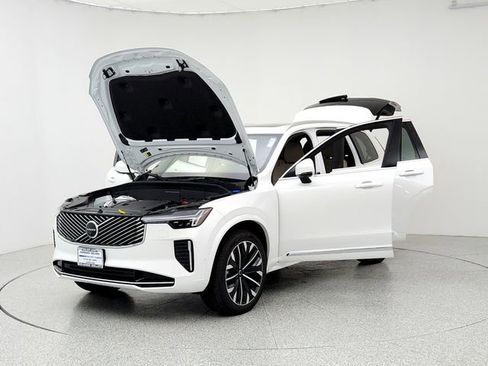 New 2026 Volvo XC90 B6 Plus w/ Protection Package Premier image 9