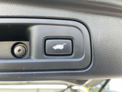 Used 2020 Honda Pilot Touring image 9