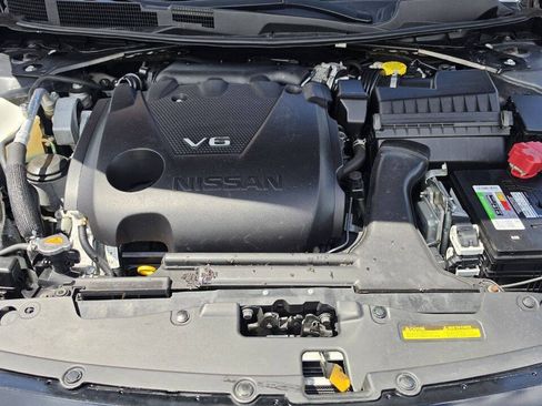 Used 2023 Nissan Maxima SR w/ Sport Mat Group FWD image 14