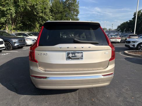 Certified 2024 Volvo XC90 T8 Plus w/ Protection Package AWD/4WD image 43