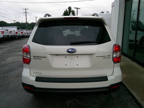 Used 2016 Subaru Forester 2.5i Limited w/ Popular Package #2 AWD/4WD image 6
